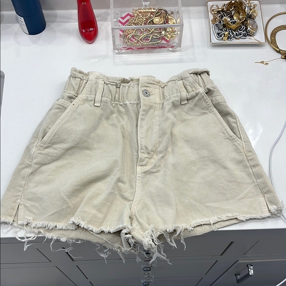 Zara High Waist Cream/Tan Jean Shorts - Size 4